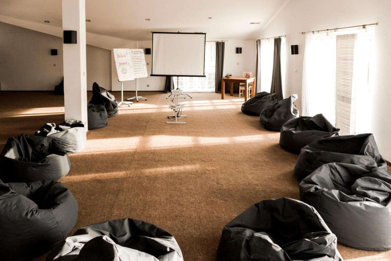 Hotel Borowina コンスタンチン＝イェジオルナ エクステリア 写真